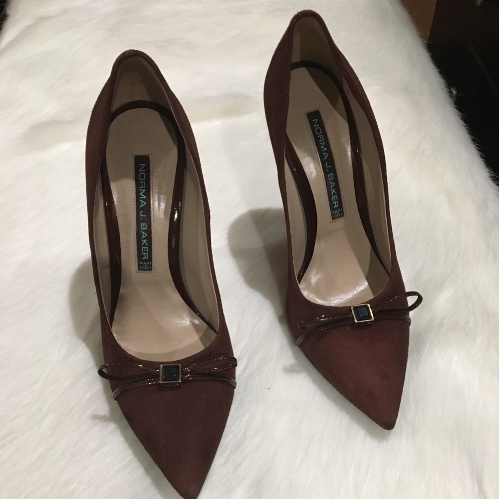 Women’s high heel pump